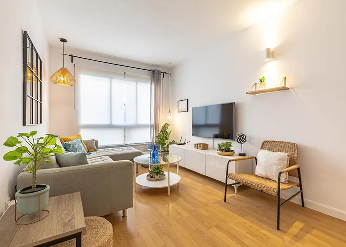 C68 Parking & Comfort - Private Terrace شقة *